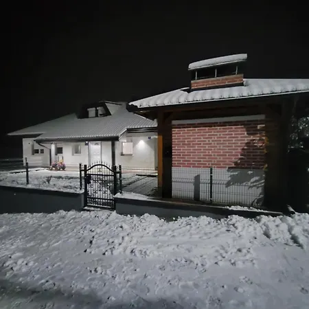 Δωμάτια σε οικογενειακή κατοικία Green Stay